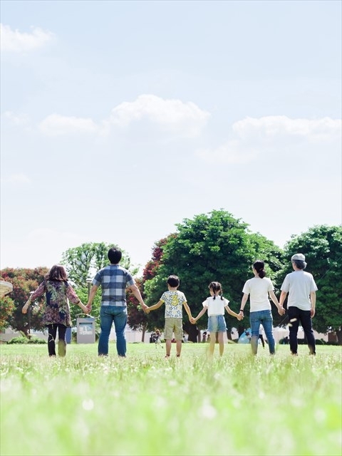 西部トラベルは、国際ネットワークを広め世界平和文化の創造を経営理念としています。